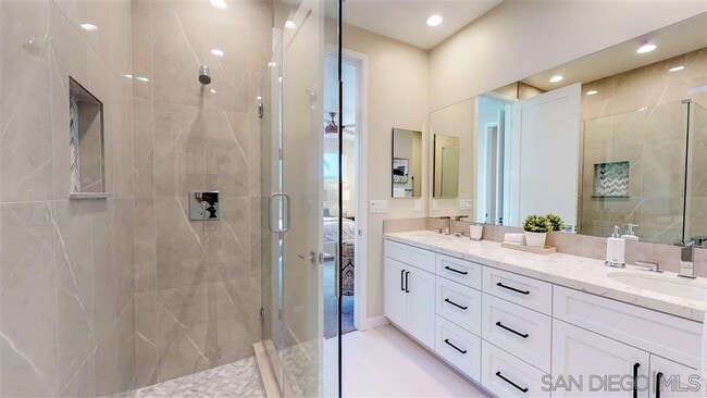 Building Photo - 184 Daisy Ave