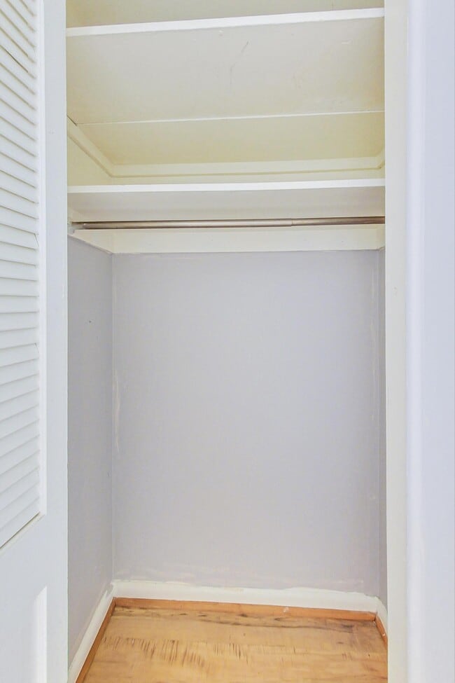 Building Photo - 10501 Montrose Ave