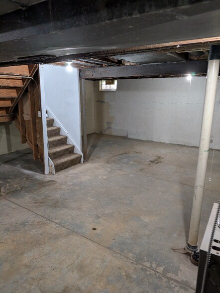 Building Photo - 9338 Mt Auburn Ave