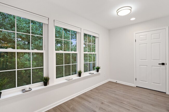 Guest bedroom/office space - 3309 Wyndham Cir