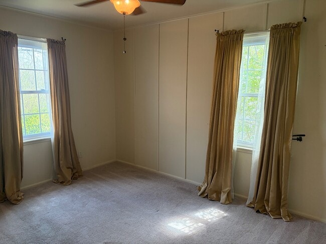 Building Photo - 4005 N Garrison Ave