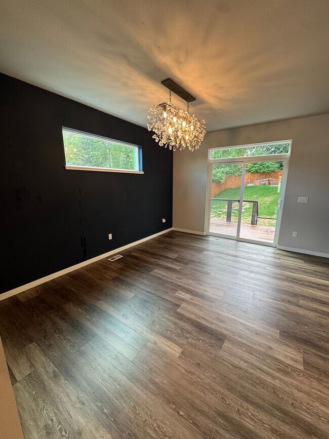 Building Photo - Stunning home in desirable Eagle River neighborhood