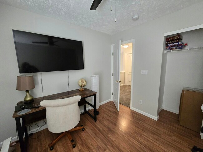 Building Photo - 1146 Deercreek Dr