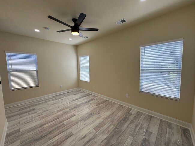 Building Photo - Be the first to live in this 3 bed/3.5 bath home across from Meharry Medical- great location with...