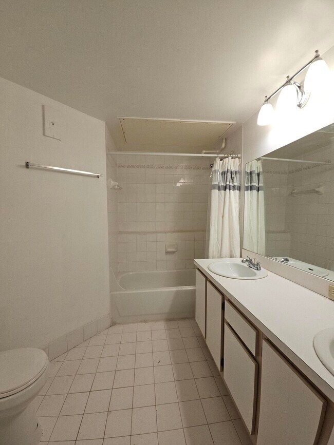 Building Photo - 761 SW 148th Ave
