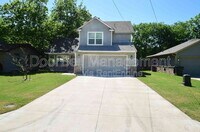 Building Photo - 512 S Haynie St