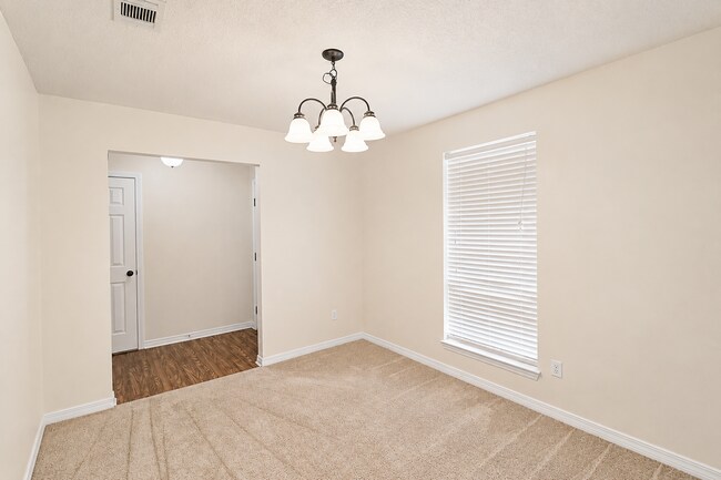 Building Photo - SW Pensacola Creek-Front Home with Screened Porch!