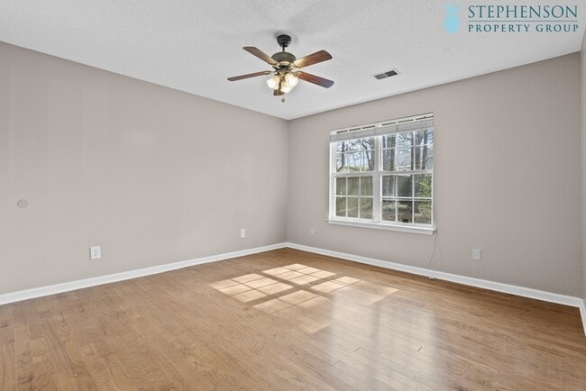 Building Photo - Chapin home