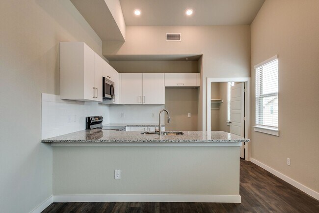 Building Photo - GORGEOUS 2 BEDROOM FOUR PLEX LOCATED IN MIDLOTHIAN ISD!