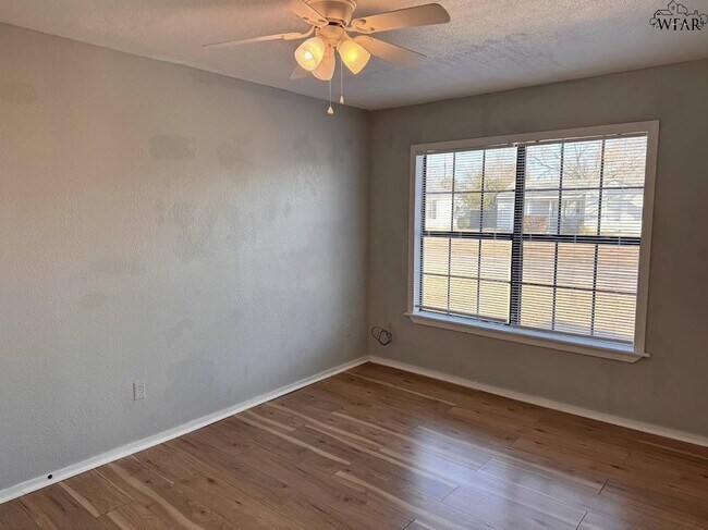 Building Photo - 2939 Parish St