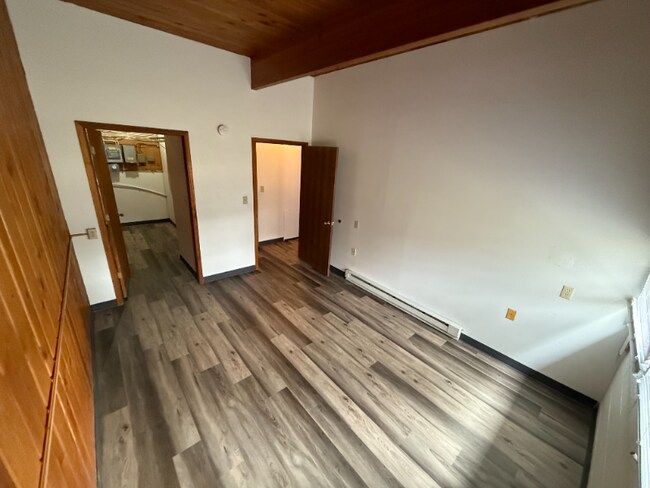 Building Photo - 224 Halsey St