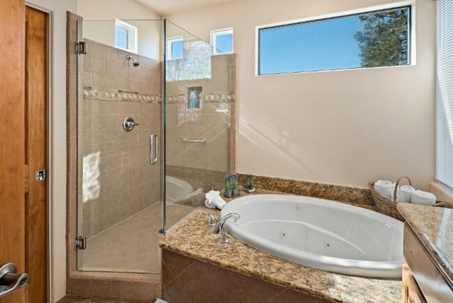 Building Photo - HOUSE - VILLAGE OF OAK CREEK - LAS PIEDRAS