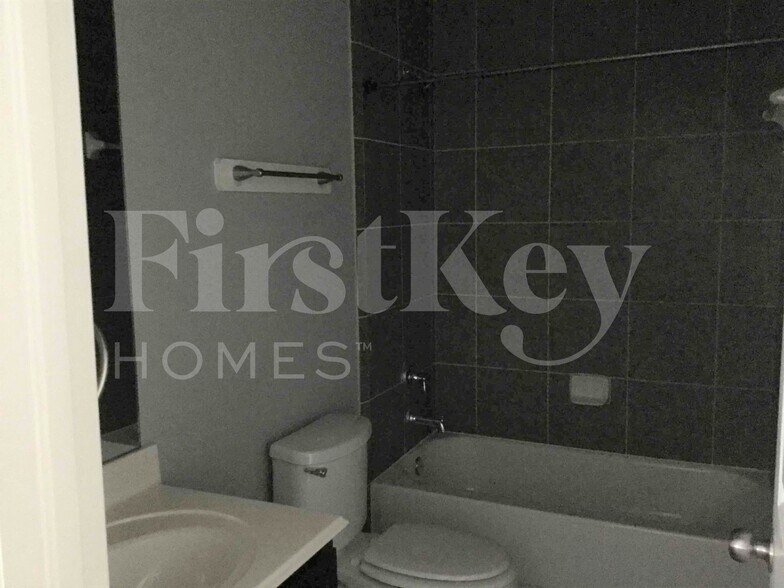 Building Photo - 7876 Galleon Field Ln