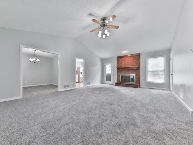Building Photo - 725 Creek Trail NW