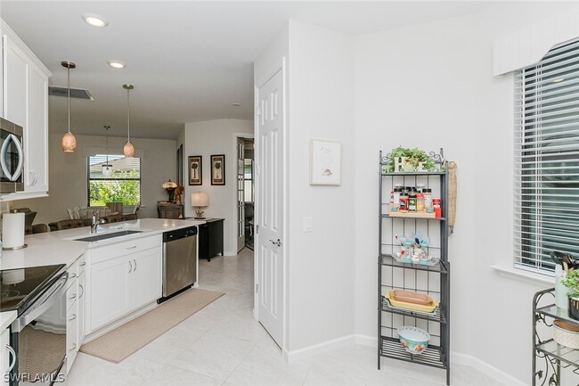 Building Photo - 5988 Mayflower Way