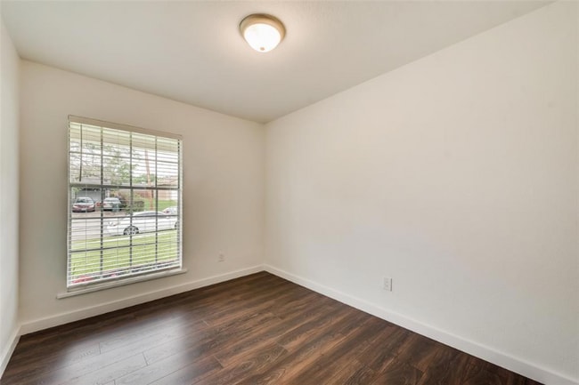 Building Photo - 1110 Wycliff Dr