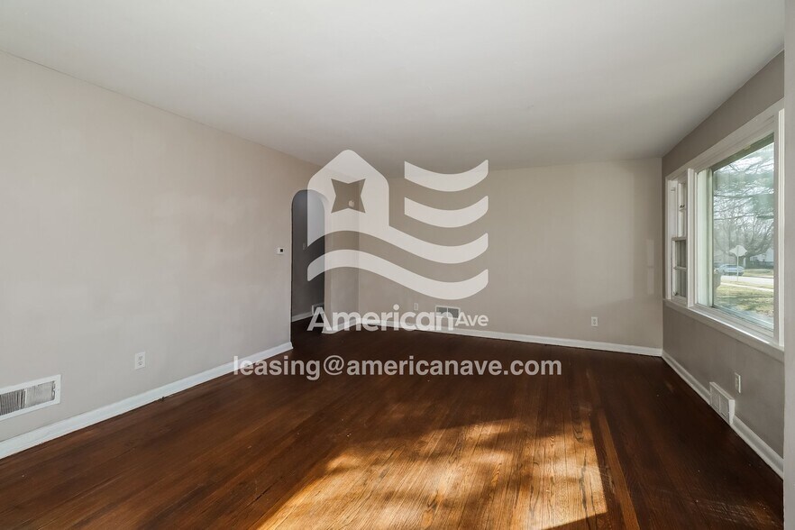 Building Photo - 1850 Huey St