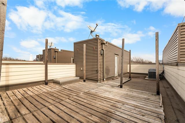 Building Photo - 4111 Newton Ave