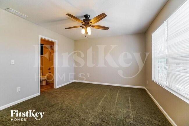 Building Photo - 5577 Eagle River Dr