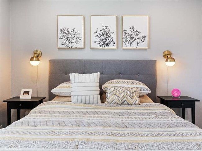 Building Photo - 14405 Cerise Ave