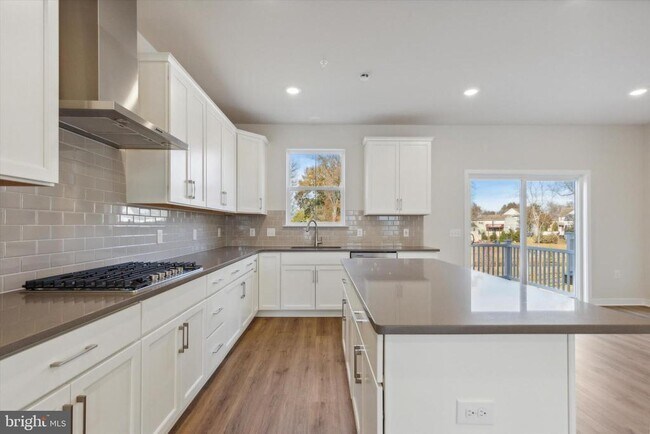 Building Photo - 308 Bennetts Ct