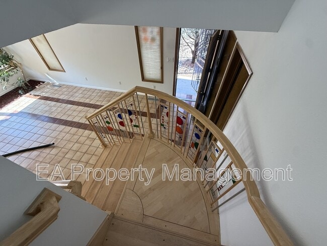 Building Photo - 500 Oakwood Pl NE