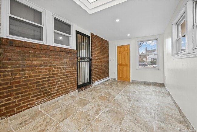 Building Photo - 151-67 27th Ave