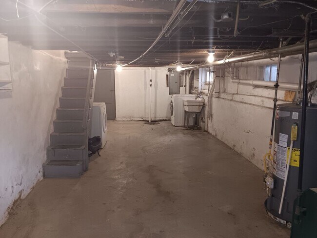 Building Photo - 2309 Upland St