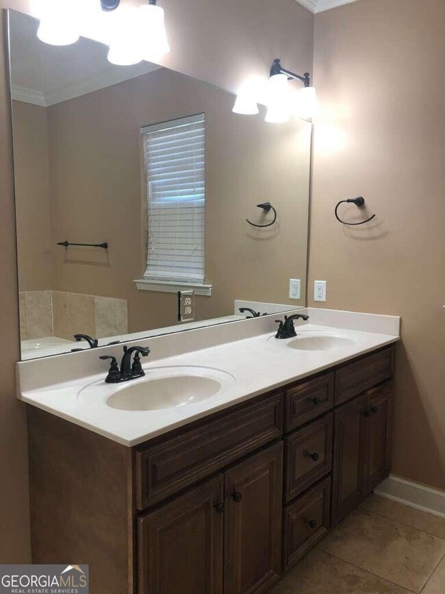 Building Photo - 95 Spyglass