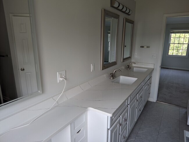 Building Photo - 34521 Springvale Cir