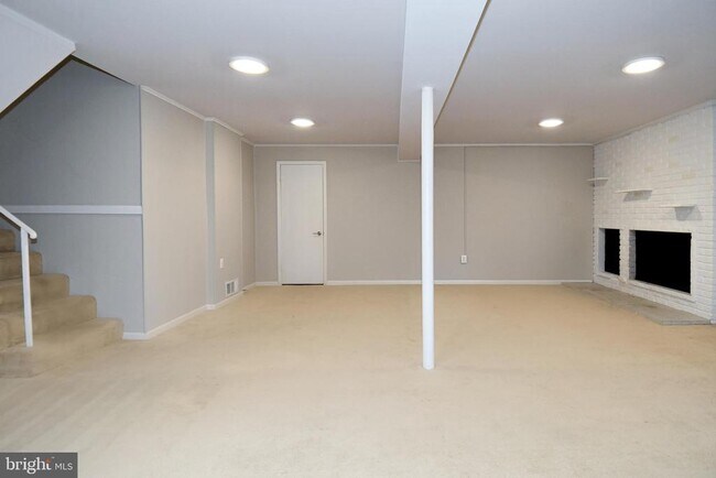 Building Photo - 6319 Tone Ct