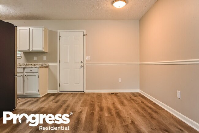 Building Photo - 3077 Botany Dr