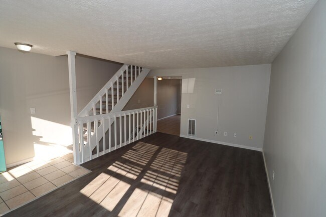 Building Photo - 8176 Rochester Way