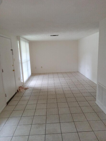 Building Photo - 7429 Washington St