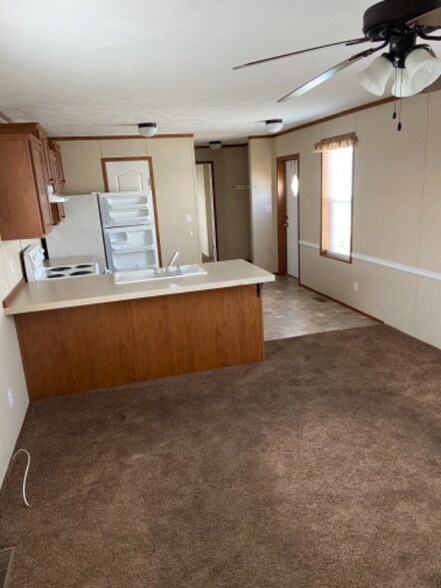 Building Photo - 9859 Shepherd Rd