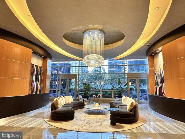 Building Photo - 1881 N Nash St