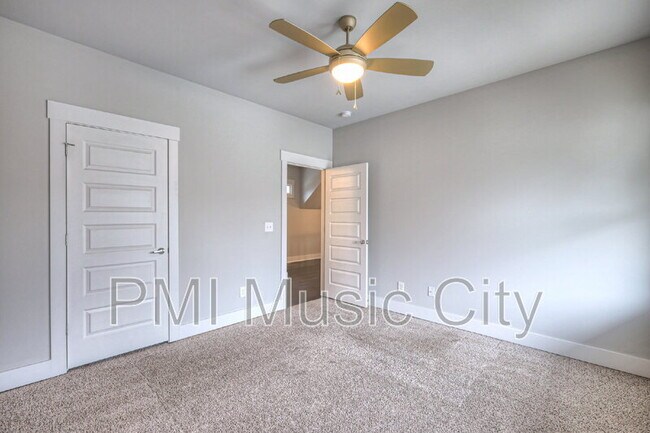 Building Photo - 1537B Battlefield Dr