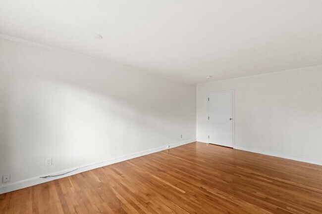 Building Photo - 38-40 Cedar Street Unit 141