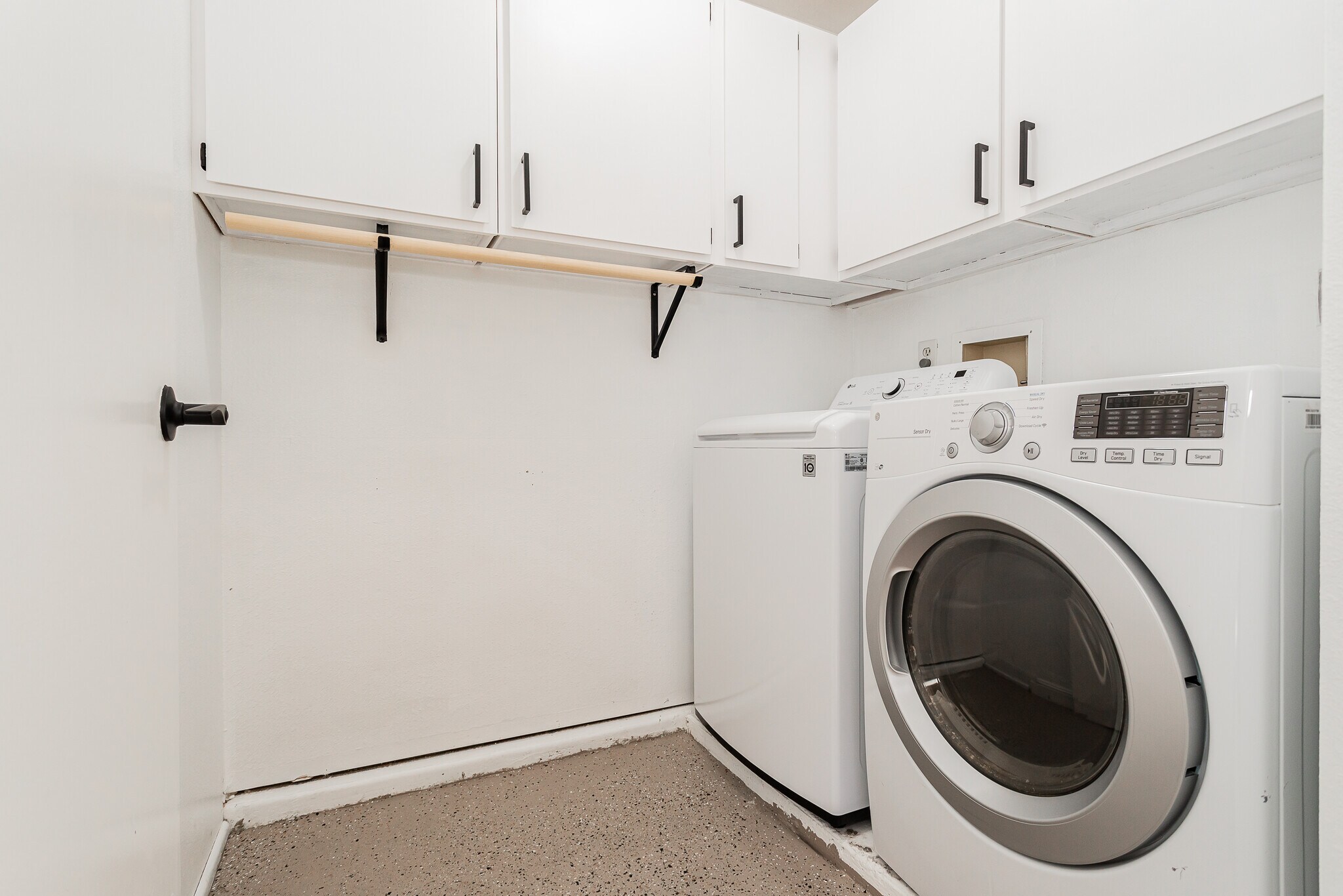 Laundry Room - 3112 La Mesa Dr