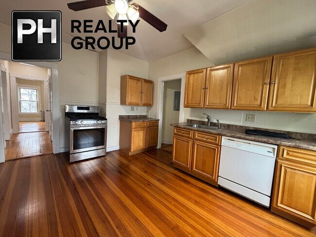 Building Photo - Park Road, Belmont, MA 02478 - 2 BR 1 BA triplex