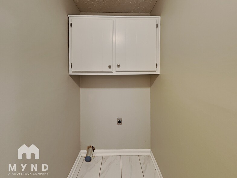 Building Photo - 4433 Sunnyslope Dr