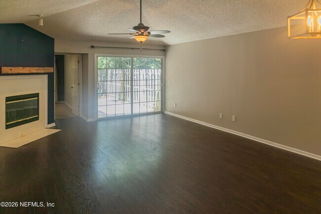 Building Photo - 1714 Ashmore Green Dr