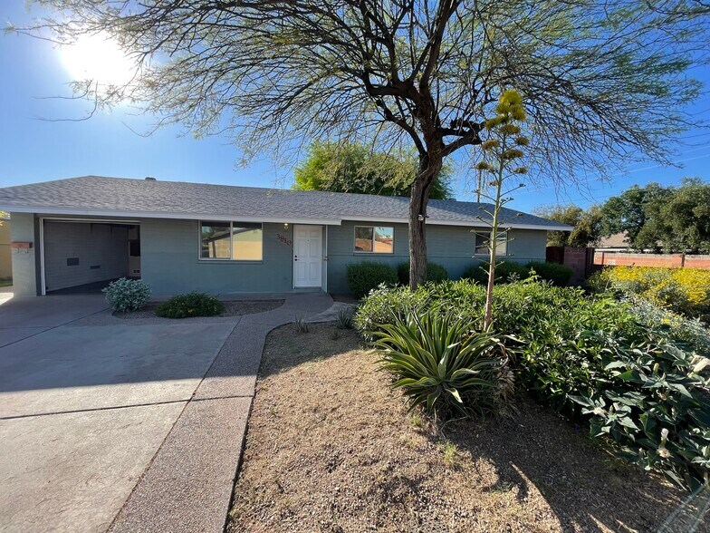 Primary Photo - 3810 S La Corta Dr