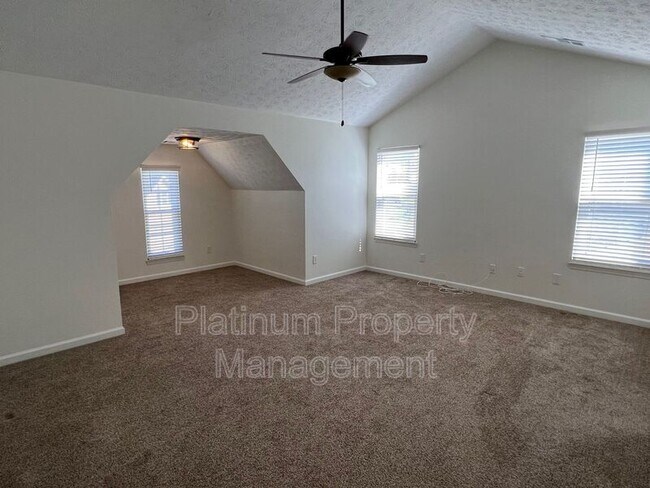 Building Photo - 1097 Yellow River Dr