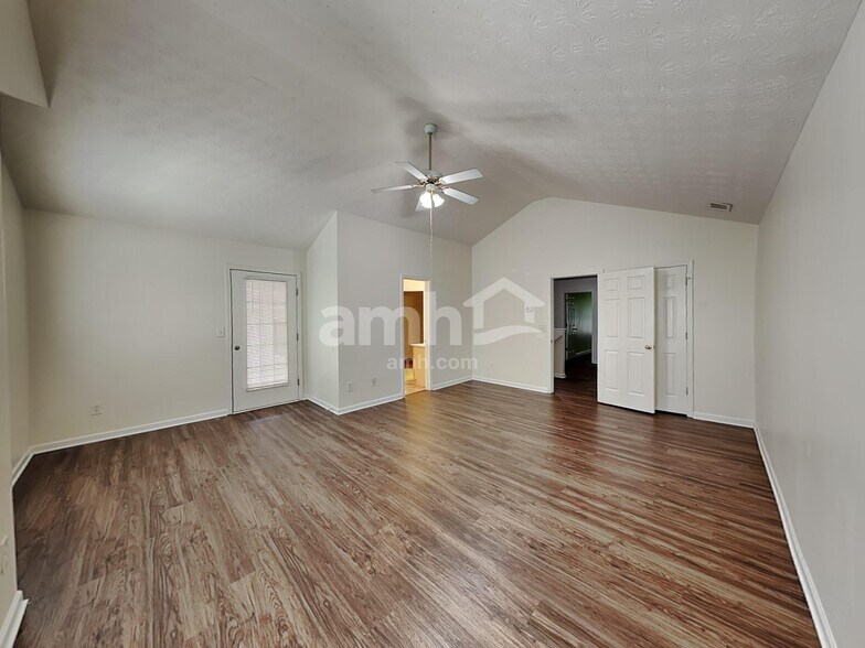 Building Photo - 659 Shadow Lakes Dr