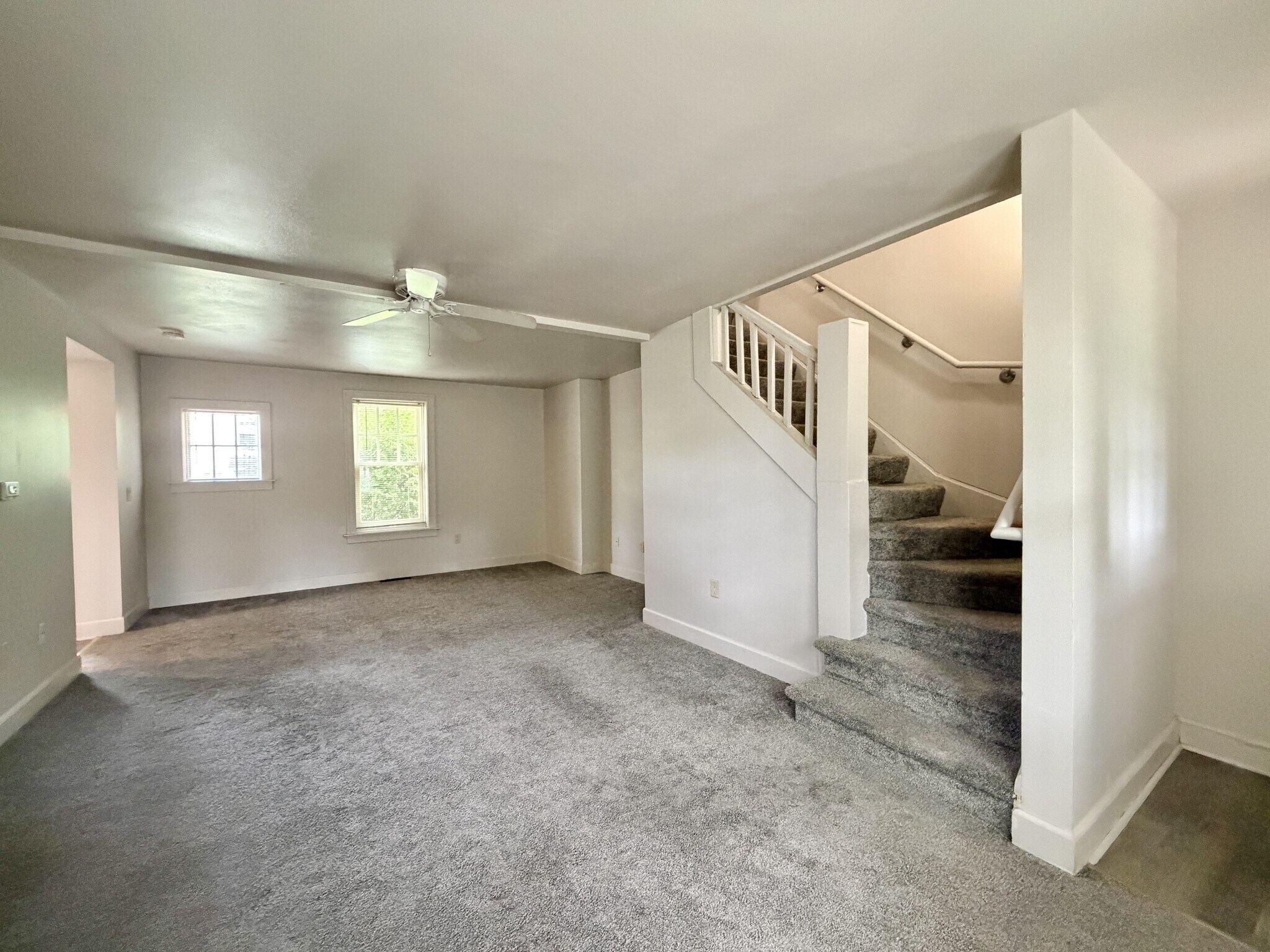 Building Photo - 216 Carpenter St