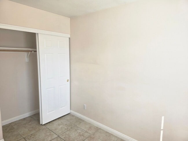 Building Photo - 3 bedroom home