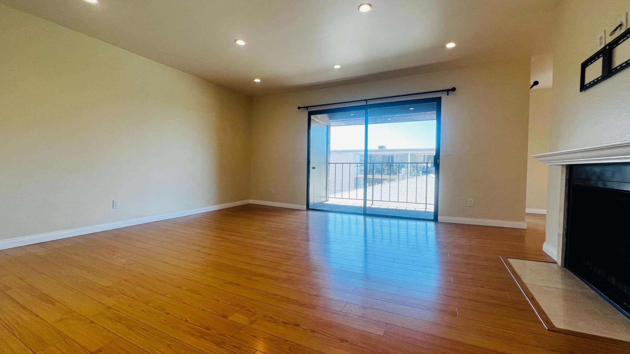 Living/Family Room - 336 N Louise St