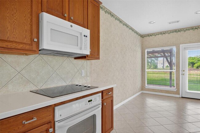 Building Photo - 7914 Loyel Pointe Dr