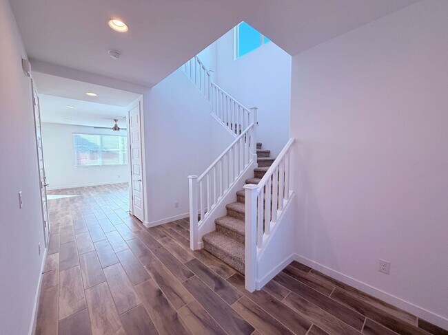 Building Photo - 8307 E Peterson Ave